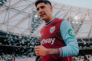 记者：费内巴切想租借埃德松-阿尔瓦雷斯并加入买断条款